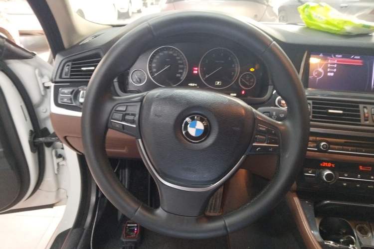 Used BMW 5 Series 2017 520Li Elegant Edition
