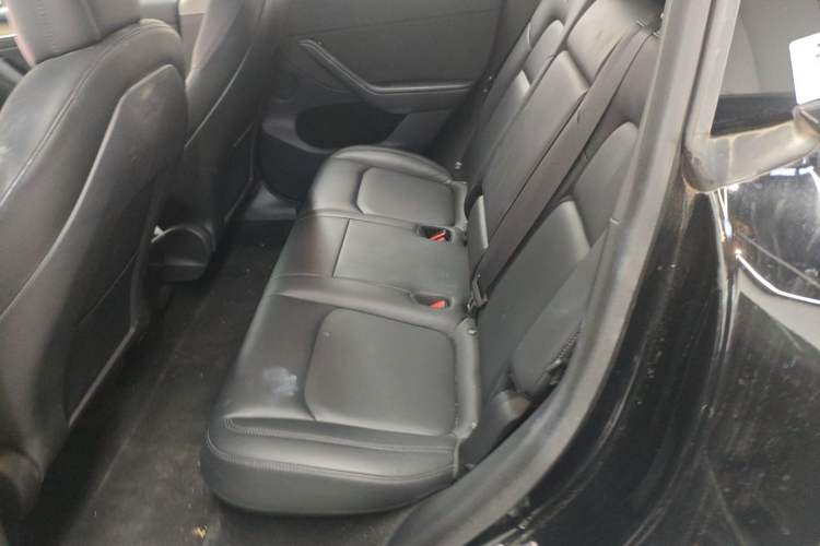 Used Tesla Model Y 2022 Long-Range All-Wheel-Drive Version
