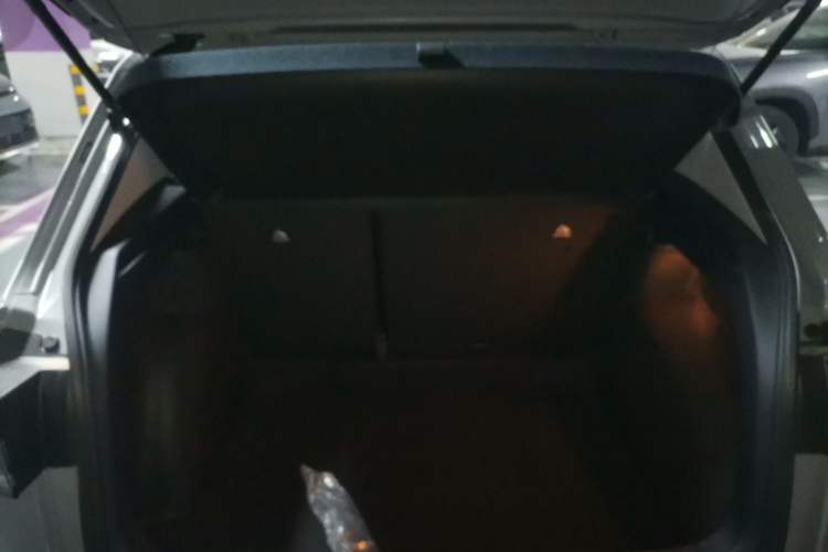 Used Volkswagen Tharu 
