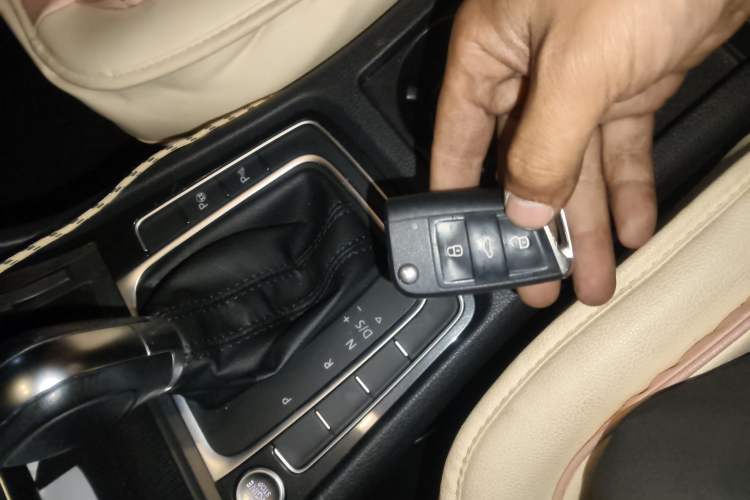 Used Volkswagen Golf 2017 230TSI Automatic Luxury Million-Vehicle Commemorative Edition
