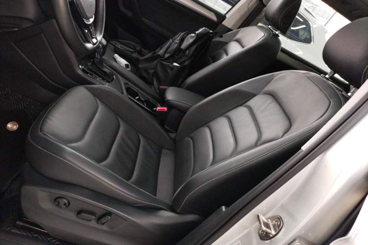 Used Volkswagen Tiguan L 2020 330TSI Automatic Two-Wheel Drive Panoramic Comfort Edition China VI Standard
