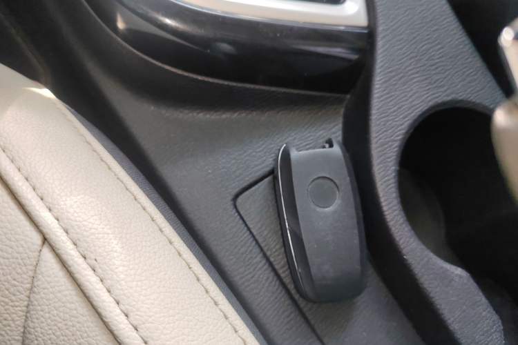 Used Changan Alsvin V7 2015 1.6L Automatic Enjoyment Model China IV Standard
