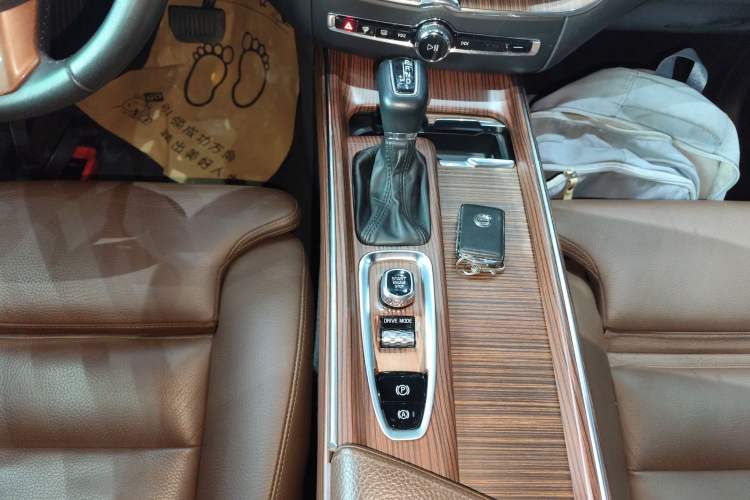 Used Volvo XC60 2021 T5 4x4 Smart Luxury Edition
