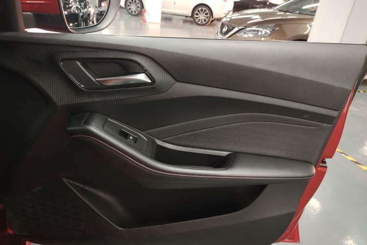 Used MG 5 2021 Revised 300TGI DCT Qingshè Luxurious Enjoyment Edition
