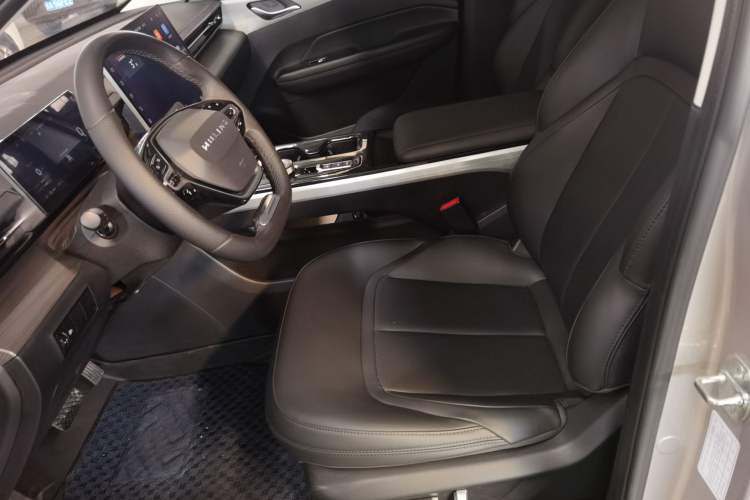 Used Wuling Xingguang 2024 Co-Creation Edition 510 Advanced Model
