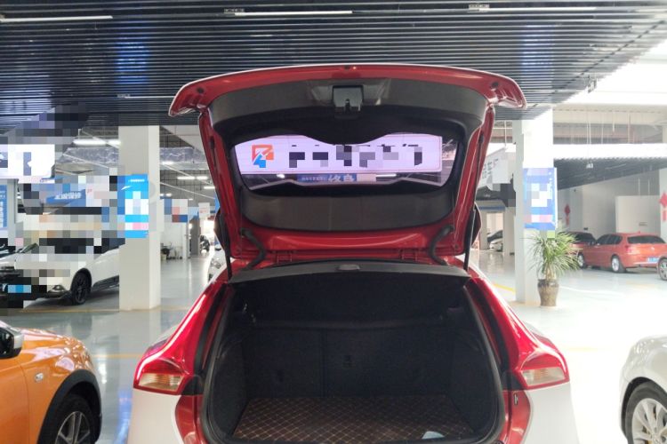 Used Volvo V40 2019 T3 Smart Luxury Edition