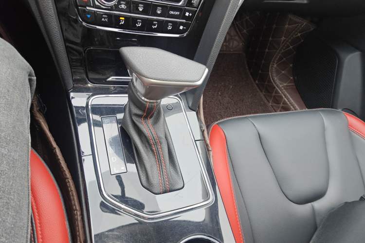 Used Venucia D60 2019 100 000 Honor 1.6L XL CVT Chenku Edition China VI Standard
