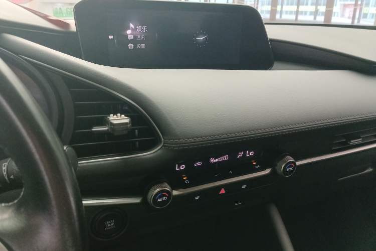 Used Mazda Mazda 3 Axela 2020 1.5L Automatic Luxury Version
