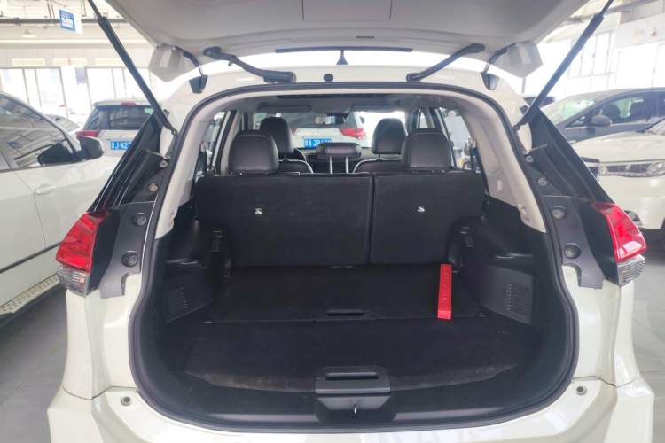 Used Nissan X-Trail 2019 2.0L CVT Smart Connect Comfort Edition 2WD
