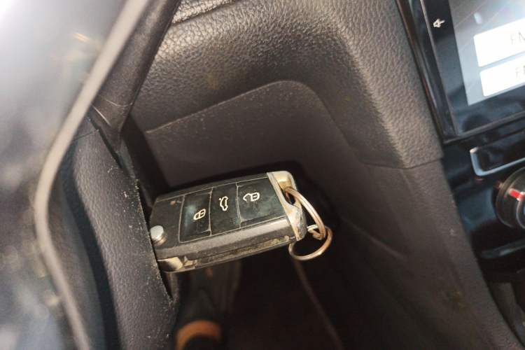 Used Volkswagen Golf 2016 1.4TSI Automatic R-Line
