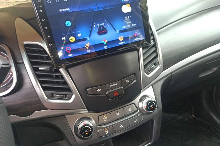 Used SsangYong Korando 2014 2.0L Gasoline Two-Wheel Drive Automatic Elite Navigation Edition
