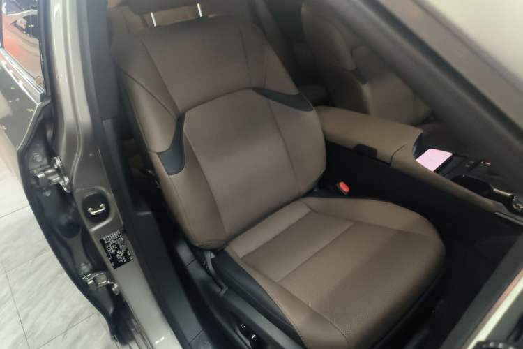 Used Lexus ES 2023 200 Excellence Edition