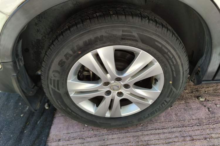 Used Dongfeng Aeolus AX7 2015 2.0L Automatic Zhiyue Version
