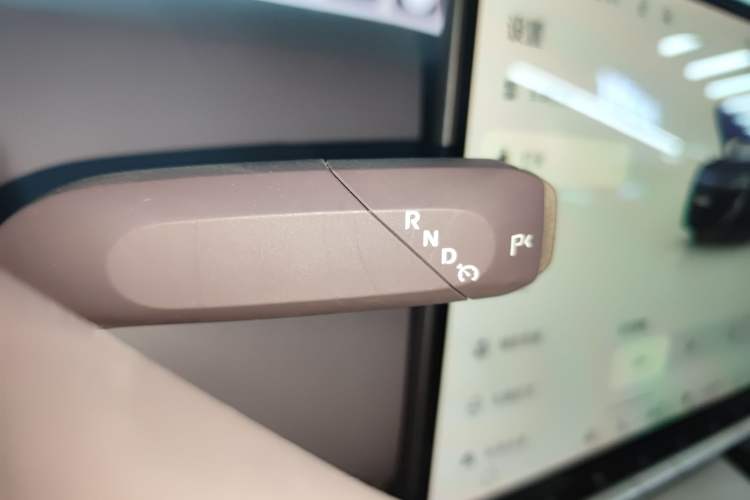 Used  12 2023 700 Three-Laser Rear-Wheel Drive Luxury Edition
