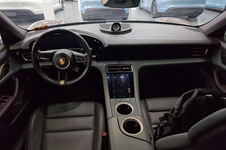 Used Porsche Taycan 2022-Year Updated Taycan