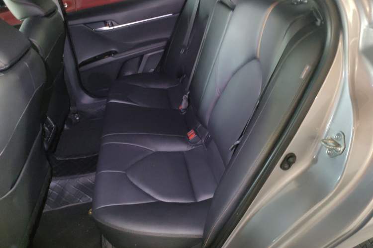 Used Toyota Camry 2021 2.0G Luxury Edition
