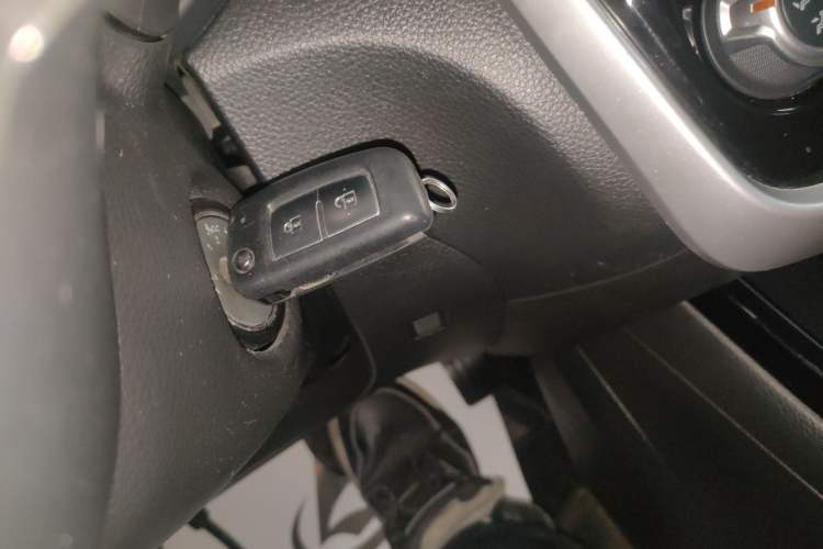 Used Nissan Tiida 2016 1.6L CVT Cool Dynamic Edition