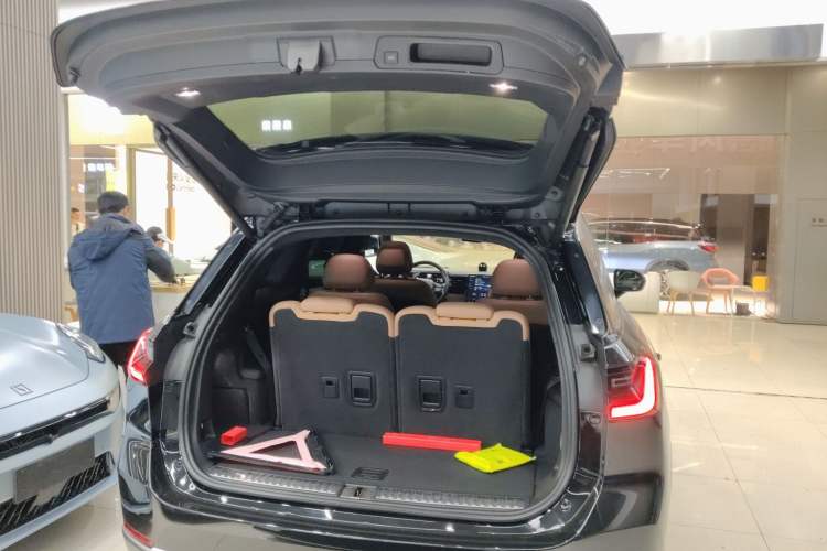 Used Nio ES8 2020 580 km Range Signature Edition Six-Seater Version
