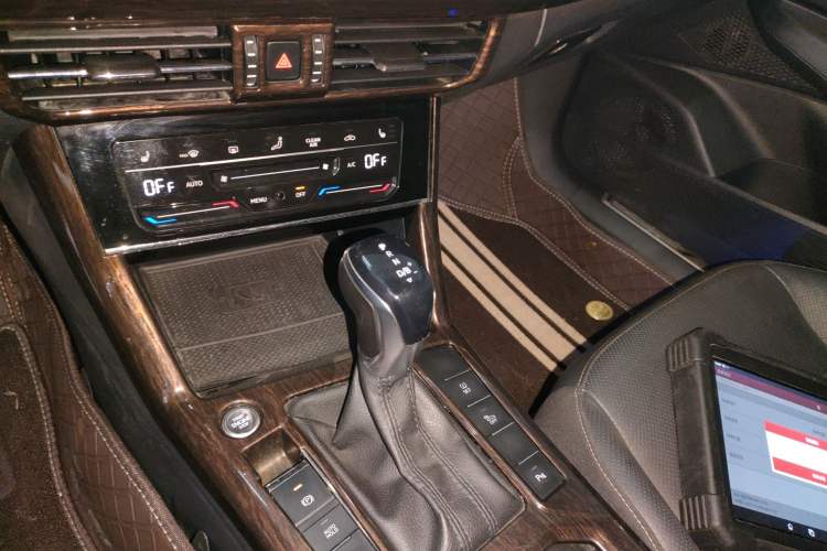 Used Volkswagen Passat New Energy 2020 430 PHEV Hybrid Luxury Edition China VI Standard
