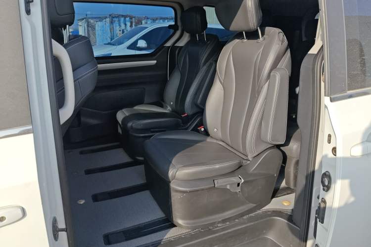 Used SAIC MAXUS G20 2023 Facelifted ES 2.0T Gasoline Automatic Value Edition