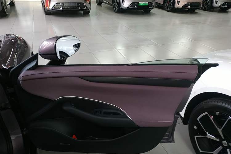 Used  SU7 2024 Rear-Drive Long-Range Intelligent Driving Version
