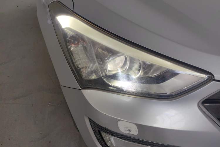 Used Hyundai Santa Fe 2013 2.4L Automatic 4x4 Prestige Edition
