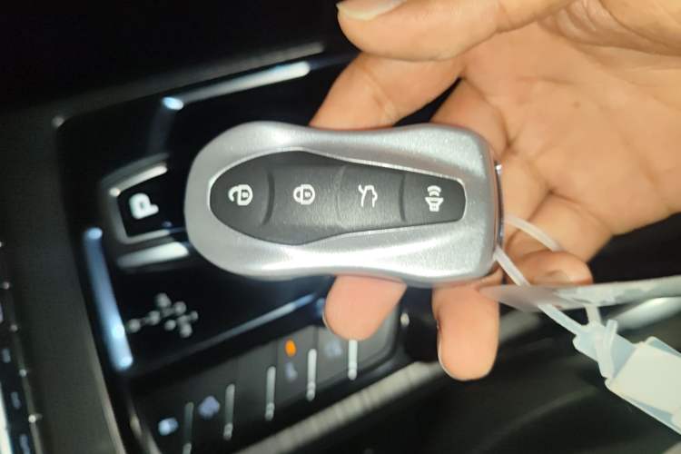 Used Geely Auto Emgrand X7 Sport 2020 1.8TD DCT ZhiZun PRO
