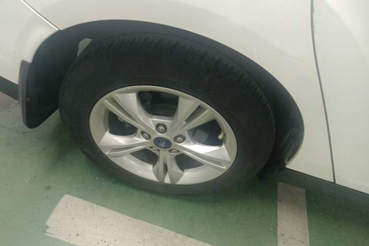 Used Ford Focus 2012 Sedan 1.6L Automatic Fashion Edition