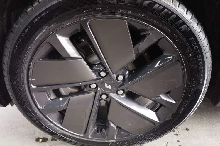 Used Li Auto L9 2025 Ultra Smart Refreshed Edition