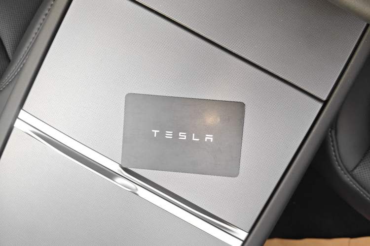 Used Tesla Model Y 2025 Rear-Wheel-Drive Version