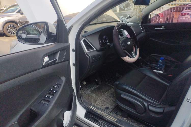 Used Hyundai Tucson 2015 1.6T Dual-Clutch Two-Wheel-Drive Smart Model
