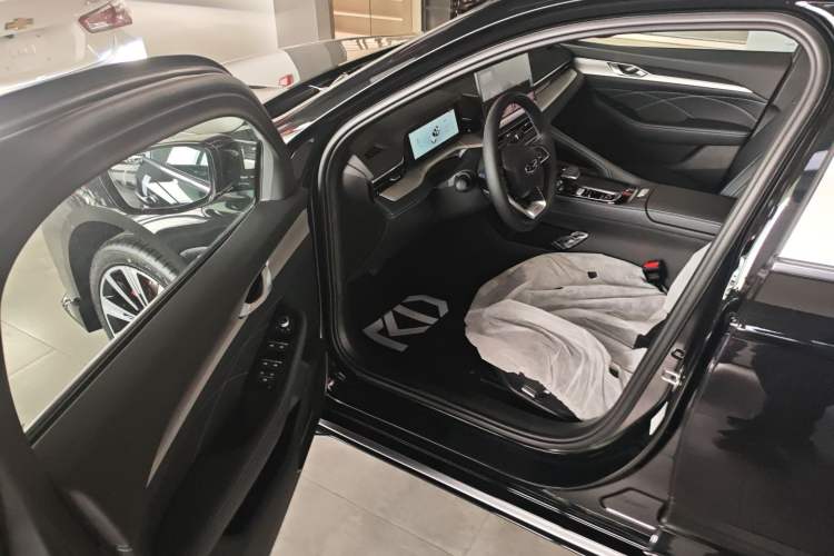 Used Geely Auto Preface 
