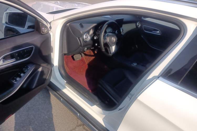 Used Mercedes-Benz GLA 2015 GLA 220 4MATIC Fashion Model
