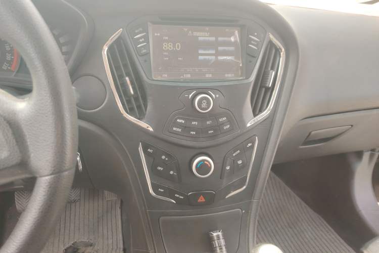 Used GAC Trumpchi GA3S Vision 2014 1.6L Manual Elite Edition
