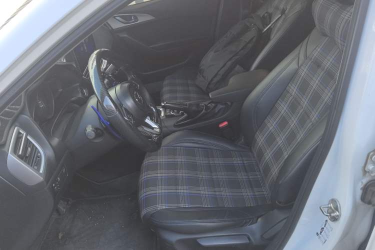 Used Mazda Mazda 3 Axela 2017 Sedan 1.5L Automatic Comfort Model Emission Standard China V