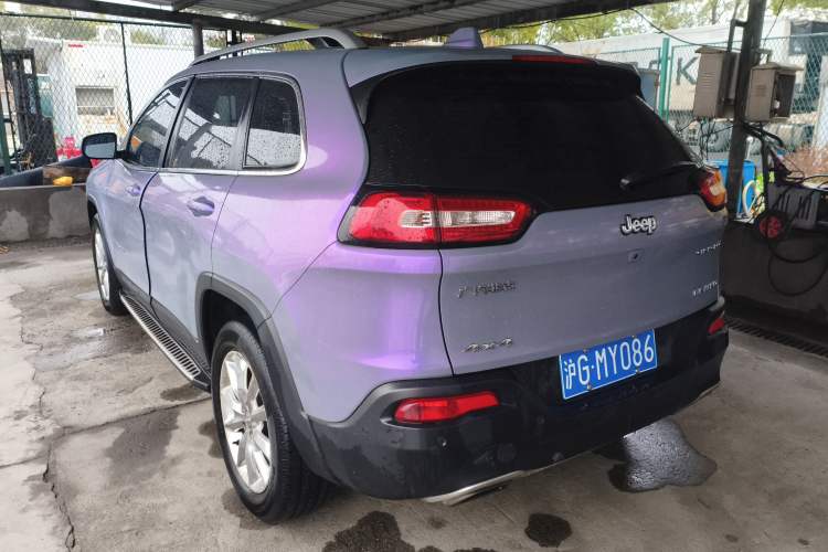 Used  Cherokee 2016 2.4L Superior Edition
