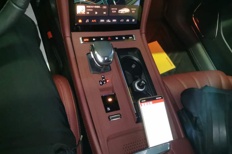 Used Hongqi H5 2024 2.0T Automatic Smart Connect Flagship Edition