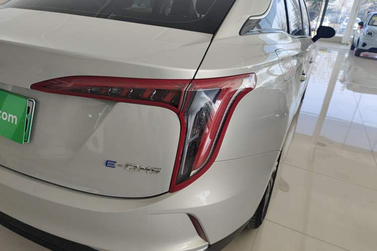 Used Hongqi E-QM5 2022 431 km Charge & Enjoy Edition