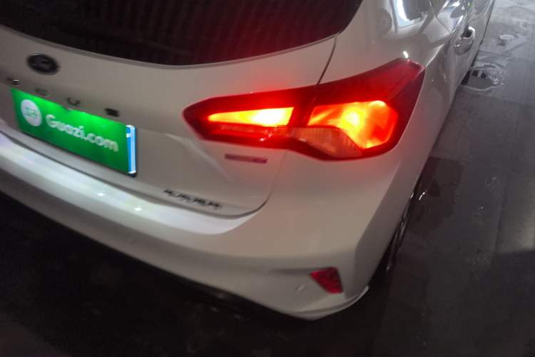 Used Ford Focus 2021 Hatchback EcoBoost 180 Automatic Titanium Edition
