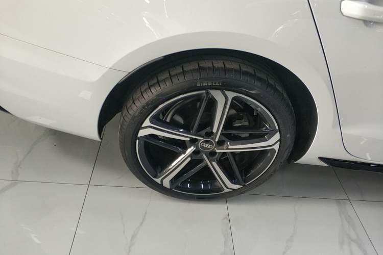 Used Audi A4L 2025 2 Million Units Enjoyment Version 40 TFSI Luxury Dynamic Edition
