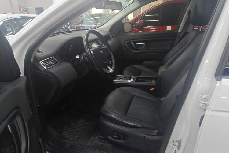 Used Land Rover Discovery Sport 2019 240 PS PURE Edition China VI Standard
