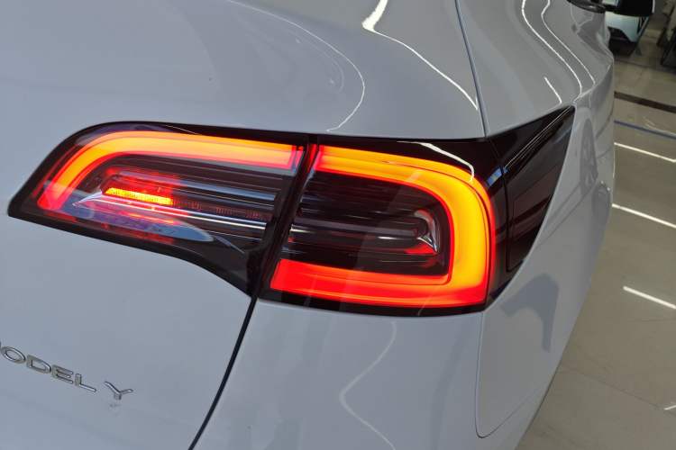 Used Tesla Model Y 2022 Rear-Wheel-Drive Version
