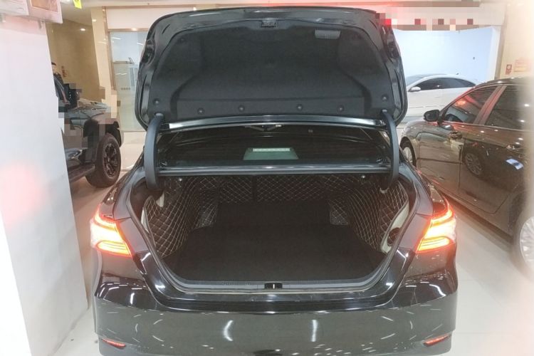 Used Toyota Camry 2021 2.0G Luxury Edition
