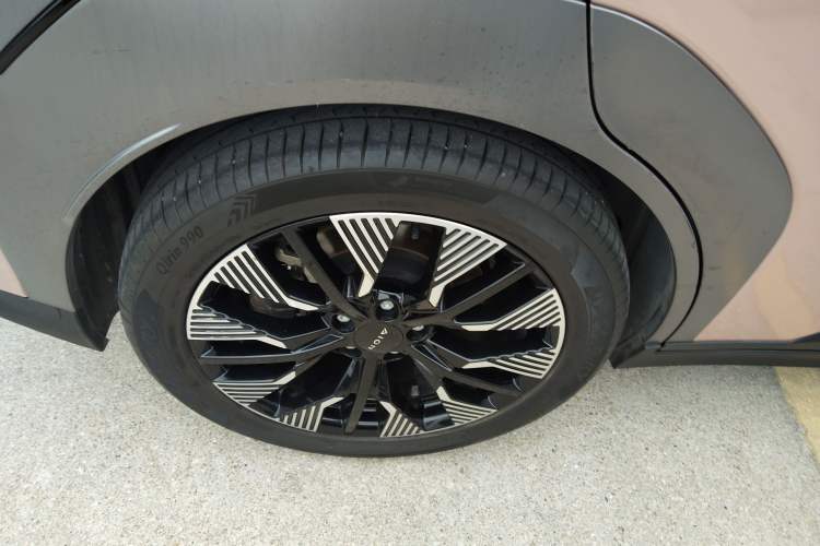 Used AION Y 2022 70 Tech Edition Lithium Iron Phosphate
