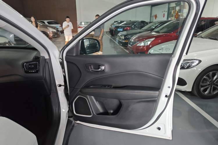 Used  Compass 2019 220T Automatic Family Edition
