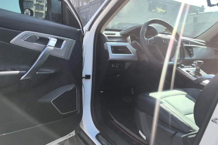 Used Geely Auto Emgrand X7 Sport 2016 1.8TD Automatic ZhiShang Model