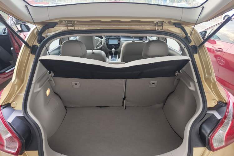 Used Nissan Tiida 2011 1.6L CVT Smart Version
