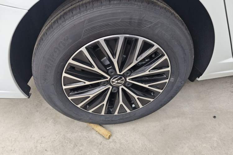 Used Volkswagen Sagitar 2025 Facelift 200TSI DSG Flyover Edition