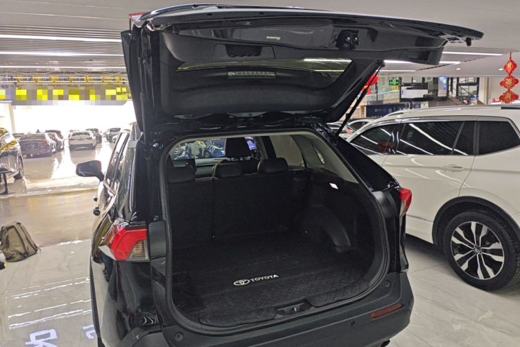 Used Toyota RAV4 2024 2.0L CVT Two-Wheel Drive Urban Edition
