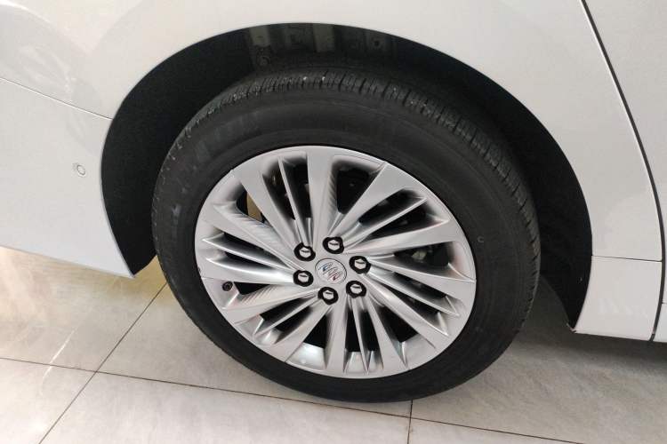 Used Buick Century 2023 2.0T Six-Seater Yinshi Edition
